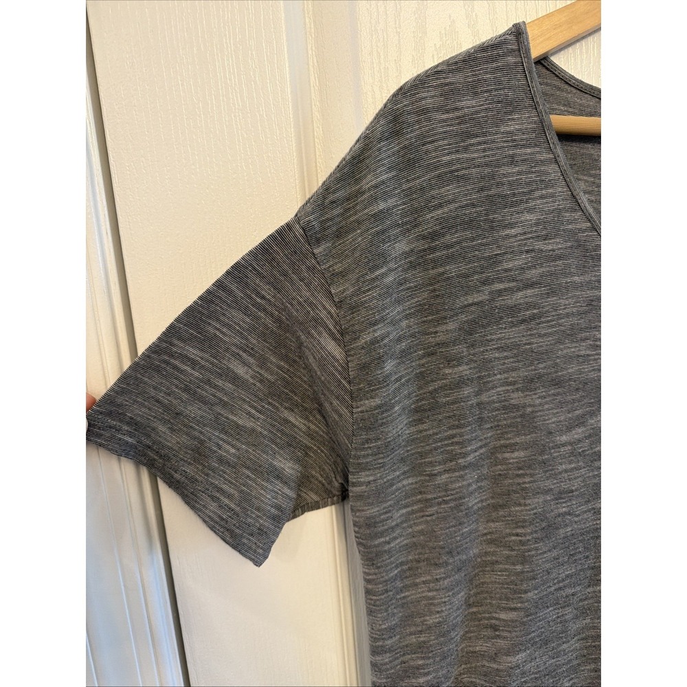 Old Navy Women's Size XL Short Sleeve Relaxed Henley T-shirt Grey Combo Striped - Picture 3 of 8